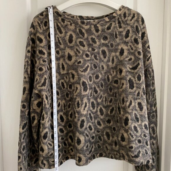 Zara Leopard Print Relaxed-Fit Fuzzy Boxy Sweater – US Large - Picture 6 of 9